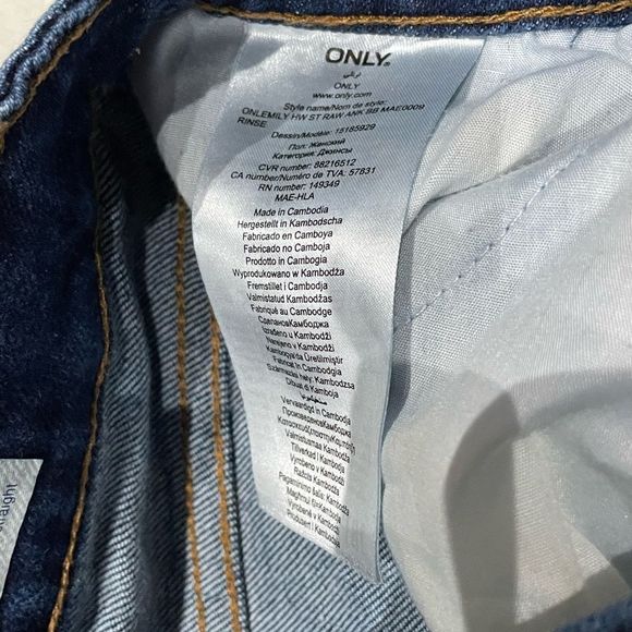 ONLY high waisted straight raw hem jeans size 28 - Picture 9 of 10